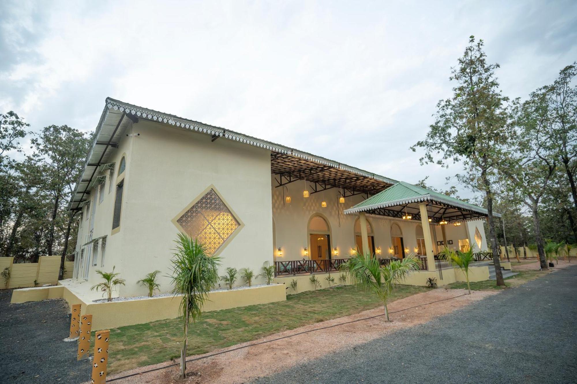 Palash The Jungle Resort Gondia Exterior photo